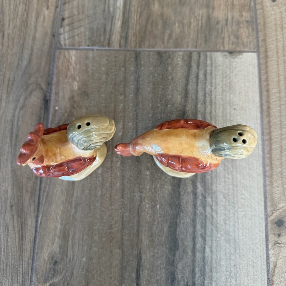 NWOT Williams Sonoma Rooster Dish Towel & Salt & Pepper Shakers - Picture 4 of 10